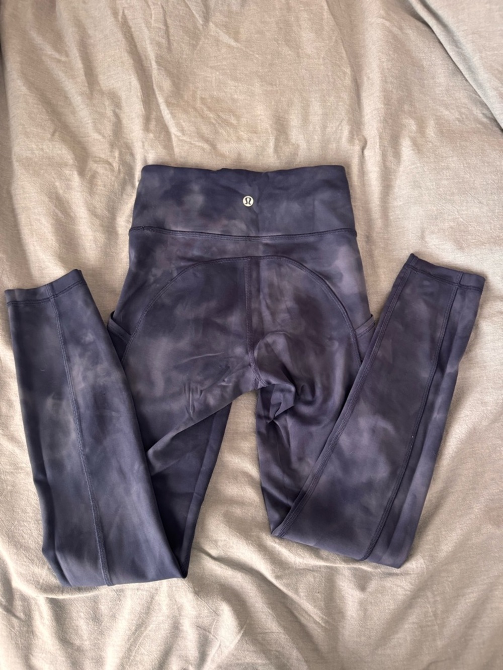 lululemon athletica blue tie-dye High-Rise Leggings - 2 - Picture 2 of 3